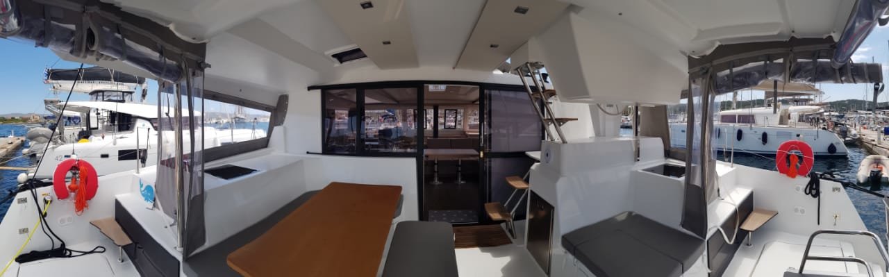 Photo #3 - Fountaine Pajot Astrea 42 - 4 + 2 cab. (Wild Baleine) in Lavrion - 45489