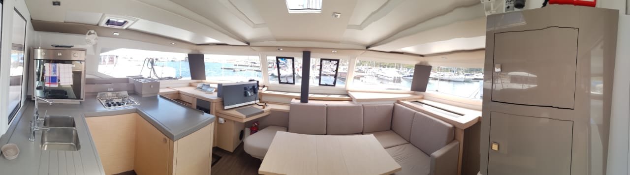 Photo #6 - Fountaine Pajot Astrea 42 - 4 + 2 cab. (Wild Baleine) in Lavrion - 45489