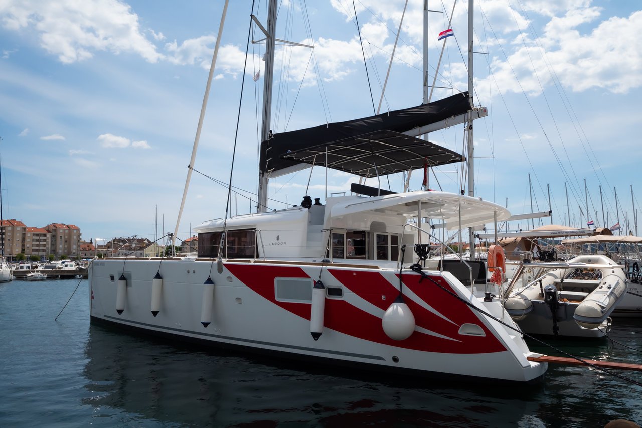 Photo #1 - Lagoon 450 F - 4 + 2 cab. (Summer Wind 1) in Biograd - 45563