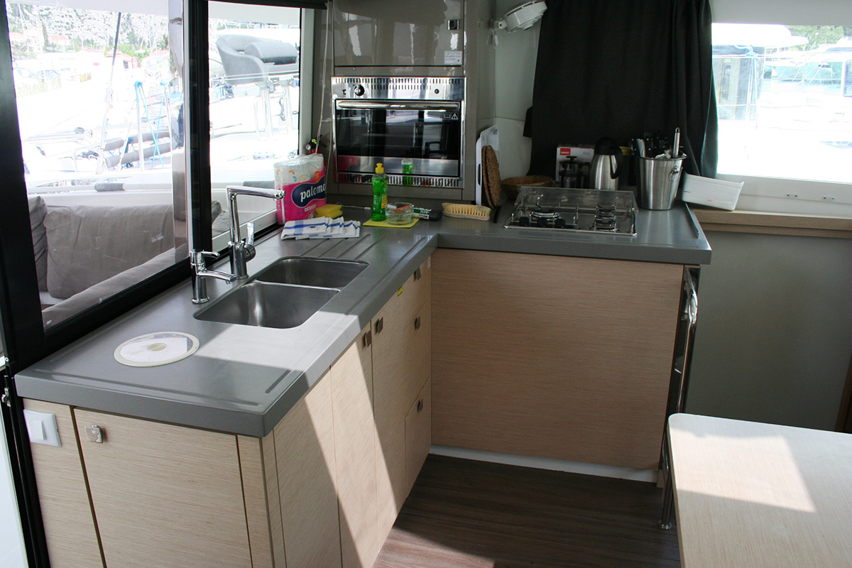 Photo #19 - Fountaine Pajot Lucia 40 - 4 cab. (Admira) en Trogir - 45572
