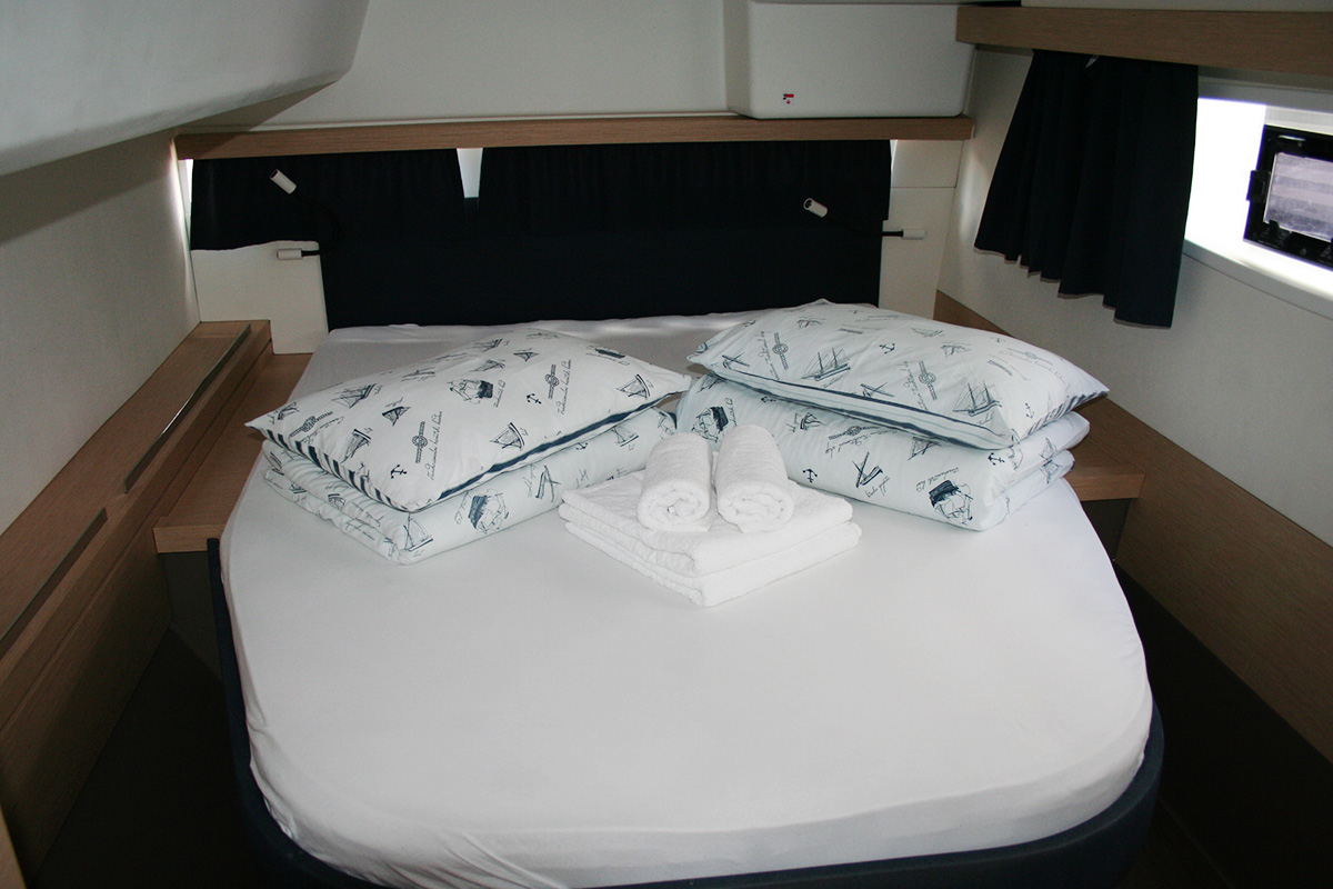Photo #23 - Fountaine Pajot Lucia 40 - 4 cab. (Admira) en Trogir - 45572