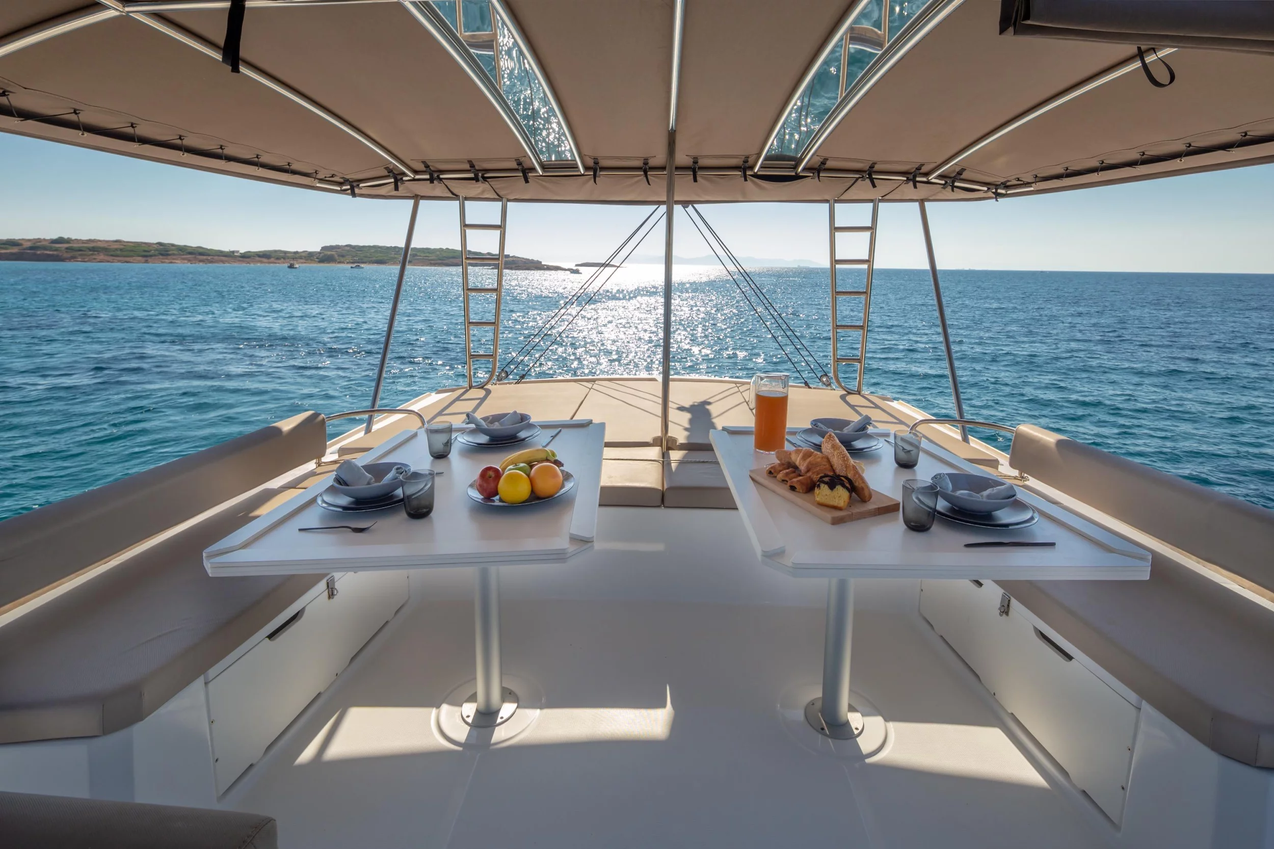 Bali 5.4 - 5 + 2 cab (License to Chill (crewed))  - 2