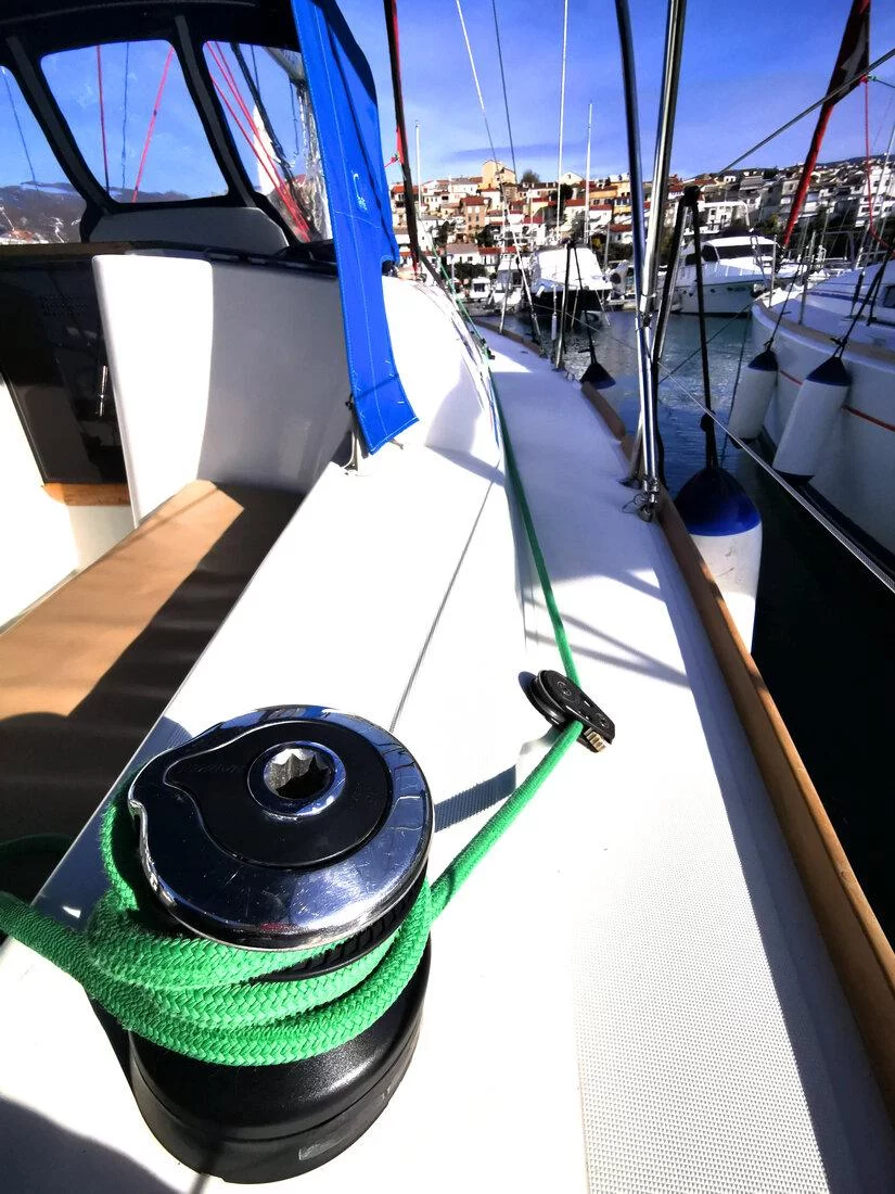 Sun Odyssey 33i (Paola)  - 7