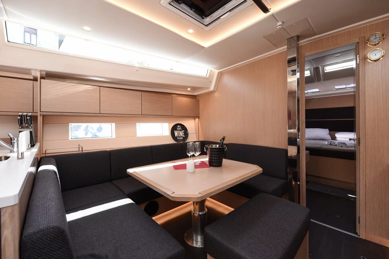 Bavaria C50 Style - 3 + 1 cab. (Ya)  - 12