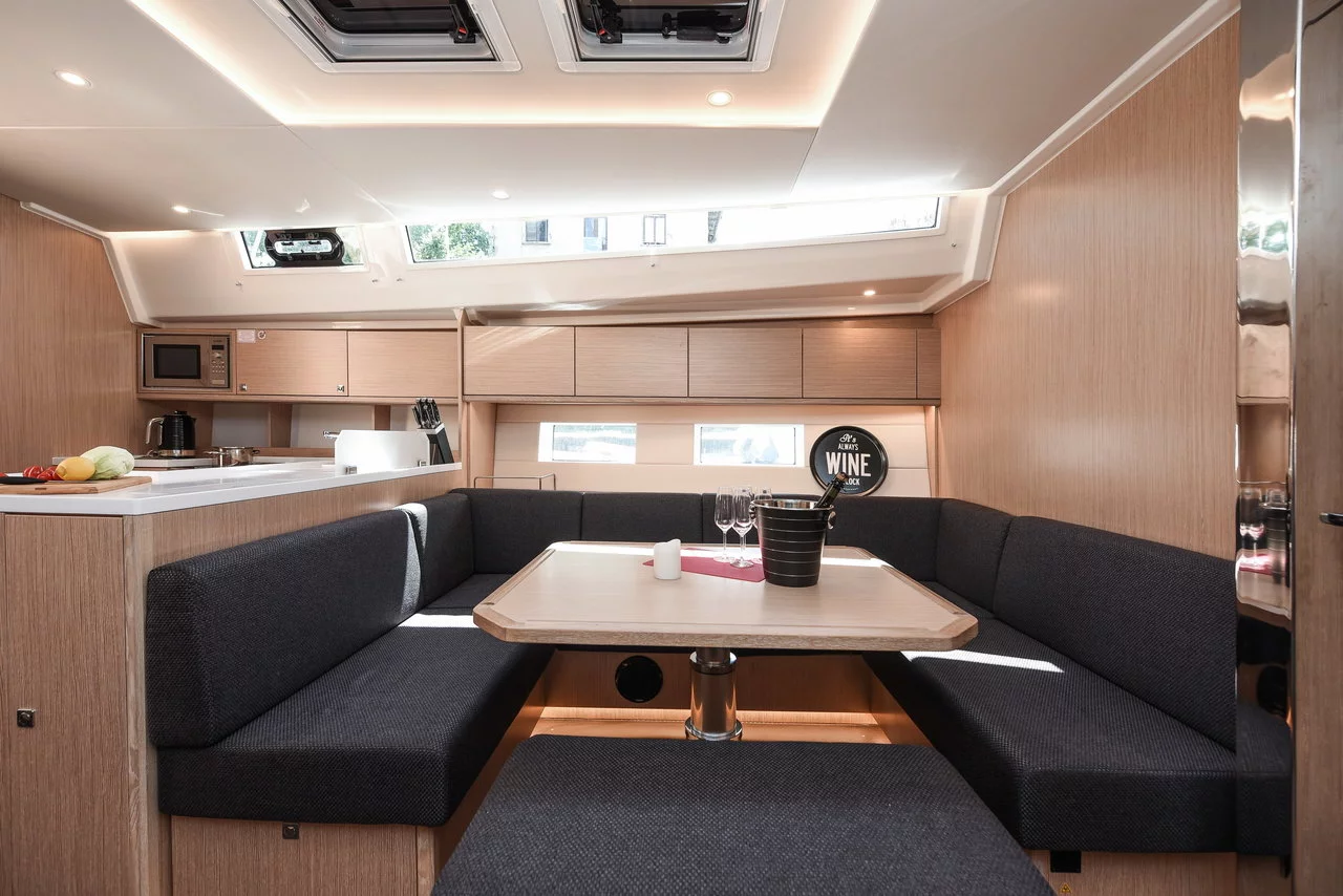 Bavaria C50 Style - 3 + 1 cab. (Ya)  - 17