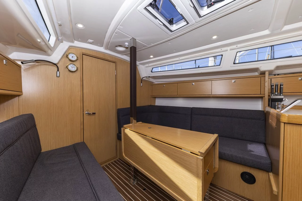 Bavaria Cruiser 34 Style (Lena)  - 11