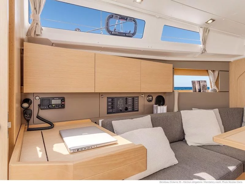 Oceanis 35.1 (Maya Bay 2)  - 5