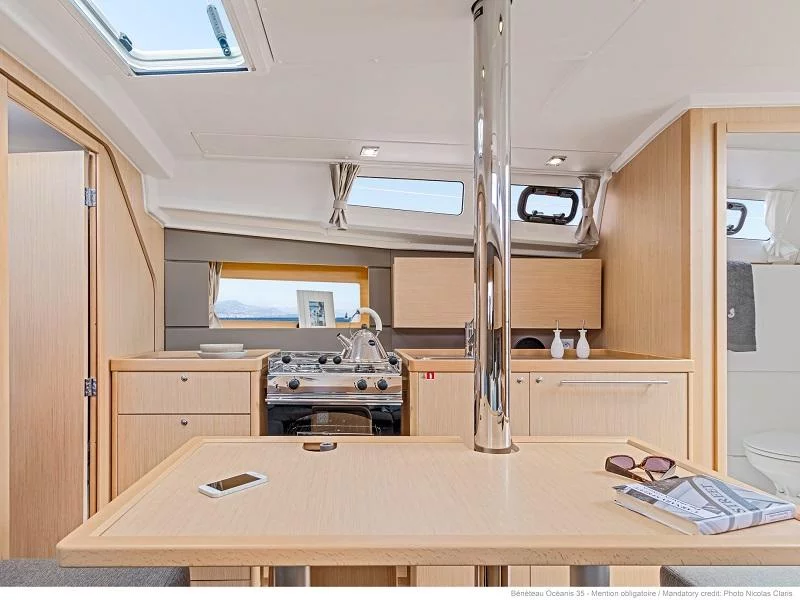 Oceanis 35.1 (Maya Bay 2)  - 6