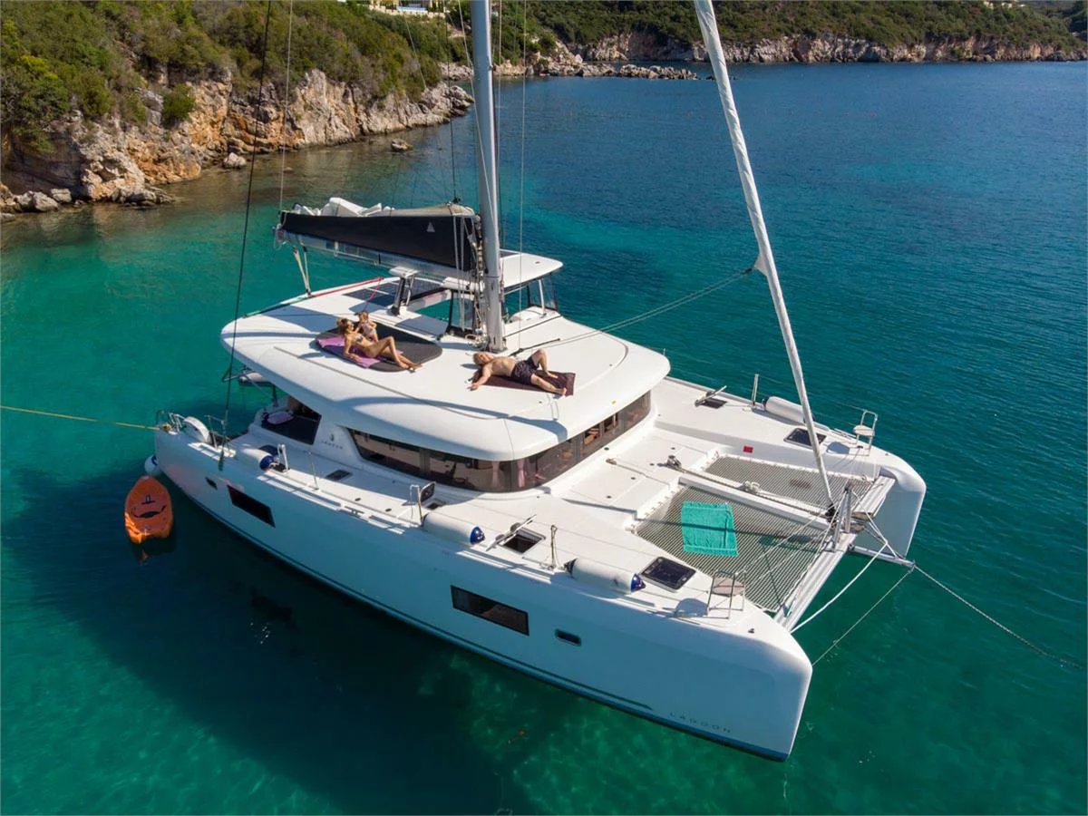 Lagoon 42 - 4 + 2 cab. (Dream of Life)  - 8