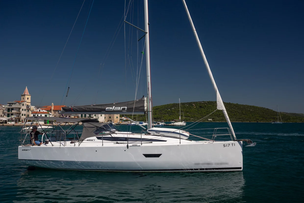 Elan E4 (Cesar)  - 2