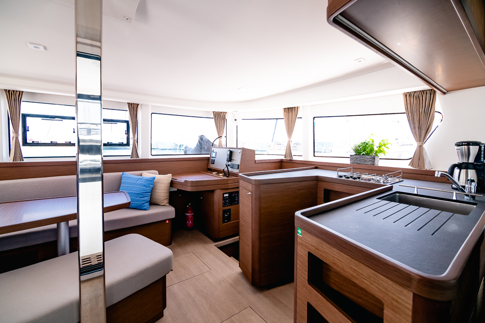 Lagoon 42 - 4 + 2 cab. — photo 10