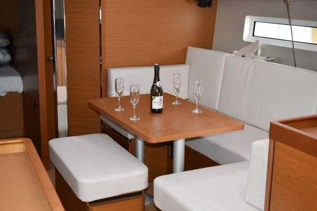 Sun Odyssey 440 (Proud Mary)  - 6
