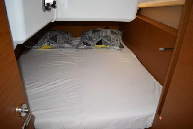 Sun Odyssey 440 (Proud Mary)  - 10
