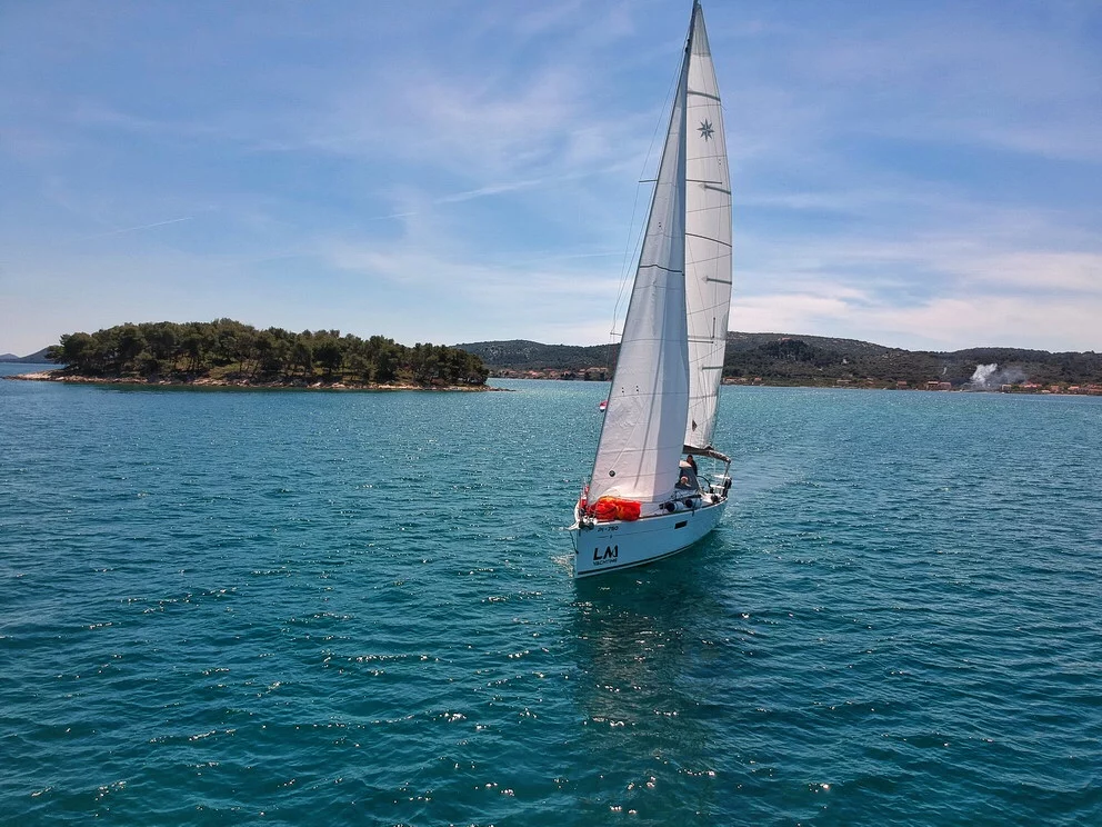Sun Odyssey 349 (Nana)  - 11