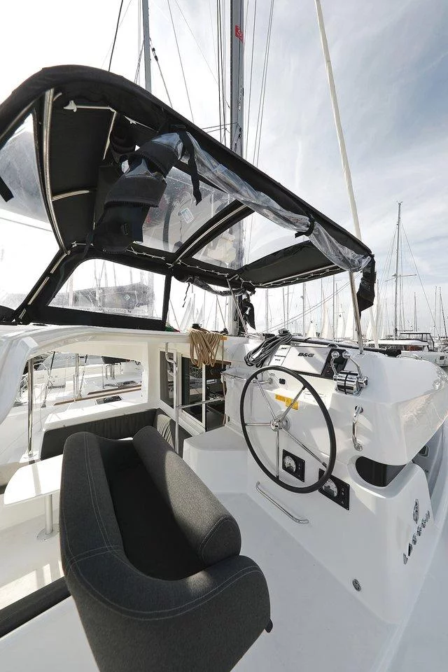 Lagoon 40 - 4 + 2 cab (Blue Angel)  - 13