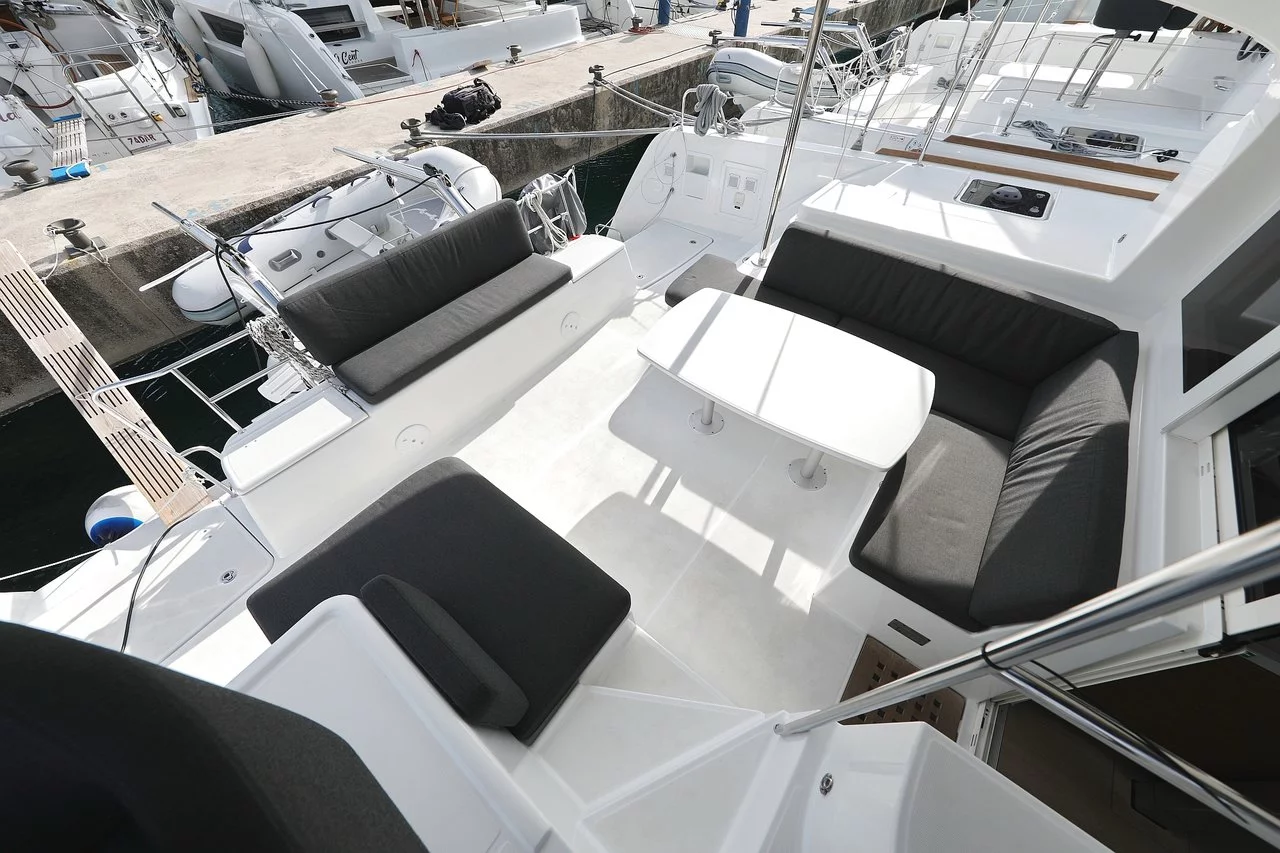 Lagoon 40 - 4 + 2 cab (Blue Angel)  - 14