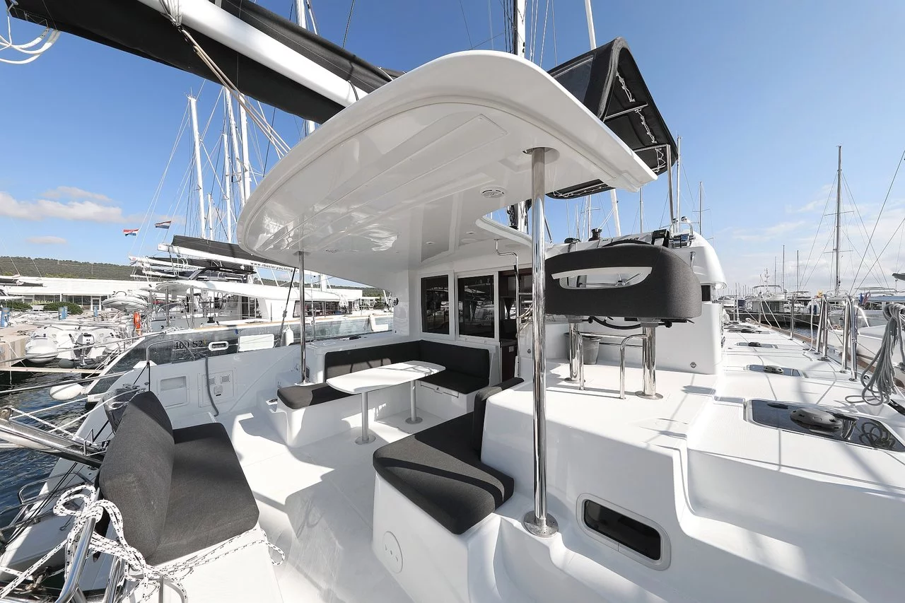 Lagoon 40 - 4 + 2 cab (Nina II)  - 3