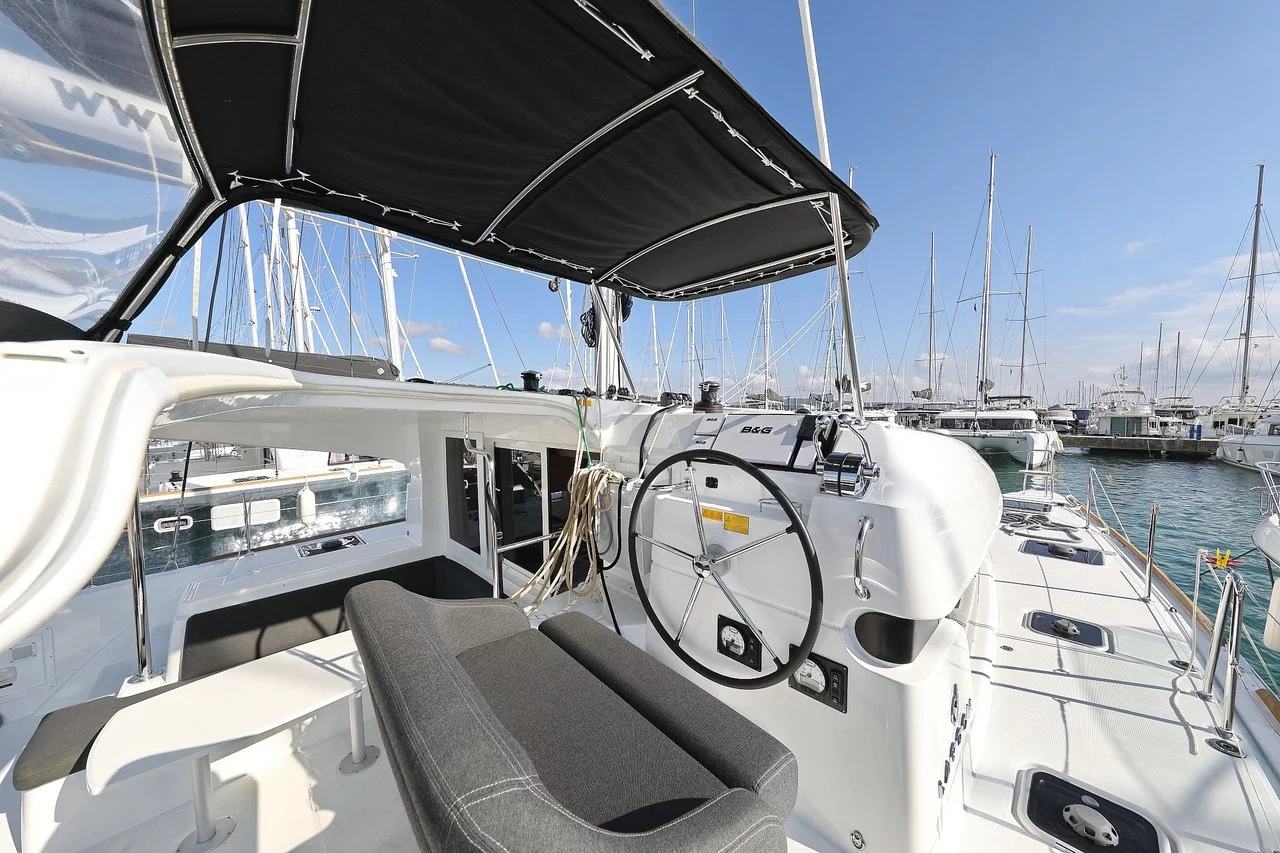 Lagoon 40 - 4 + 2 cab (Nina II)  - 5