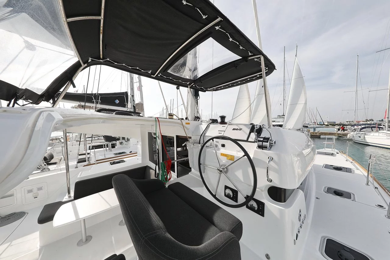 Lagoon 40 - 4 + 2 cab (Mari)  - 6