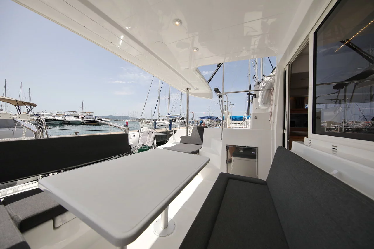 Lagoon 400 S2 - 4 + 2 cab. (Scirocco)  - 6