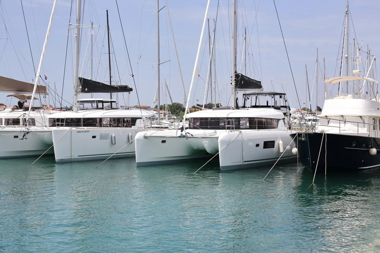 Lagoon 42 - 4 + 2 cab. (Masterpiece)  - 7