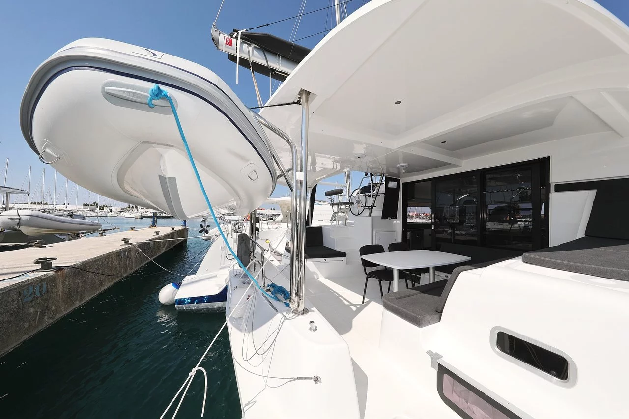 Lagoon 42 - 4 + 2 cab. (Royal Salute)  - 3
