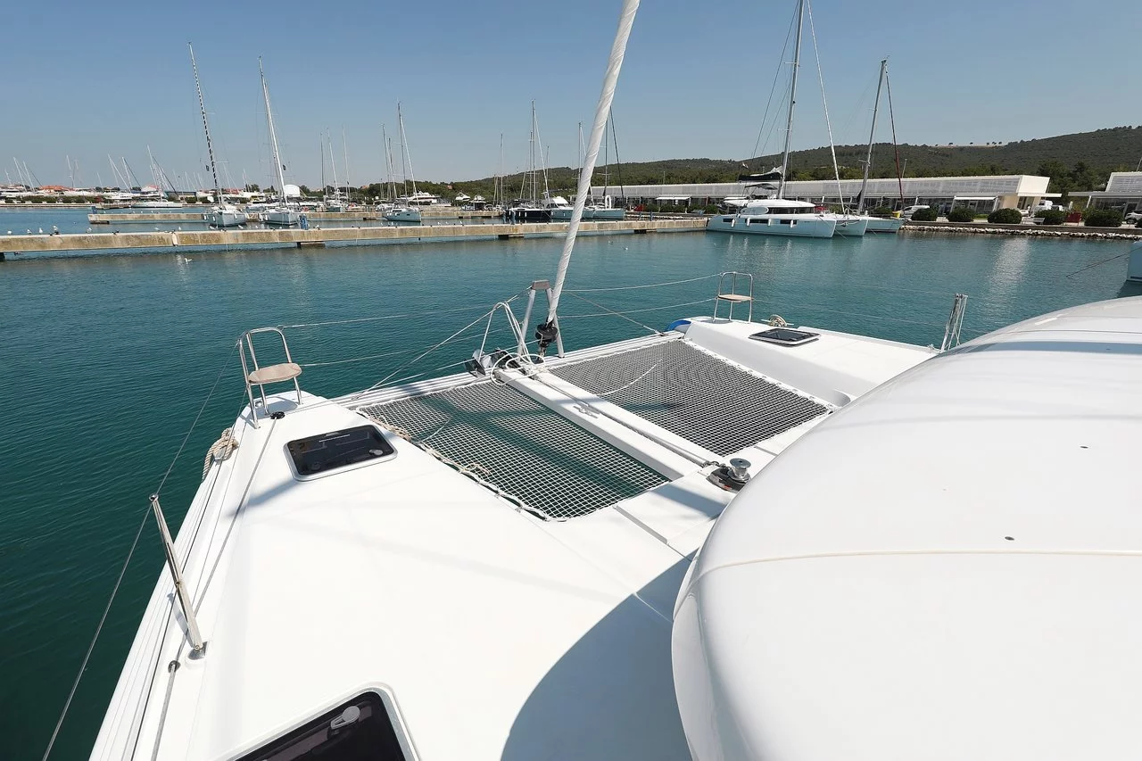 Lagoon 42 - 4 + 2 cab. (Royal Salute)  - 4