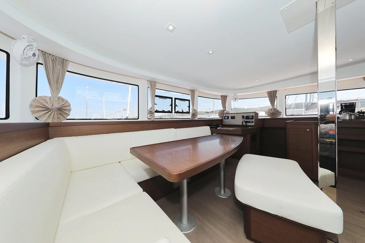 Lagoon 42 - 4 + 2 cab. (Royal Salute)  - 11