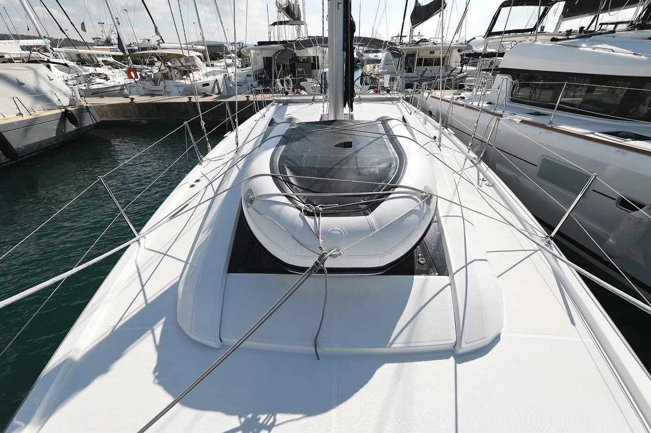 Oceanis 51.1 (Grey Goose)  - 9