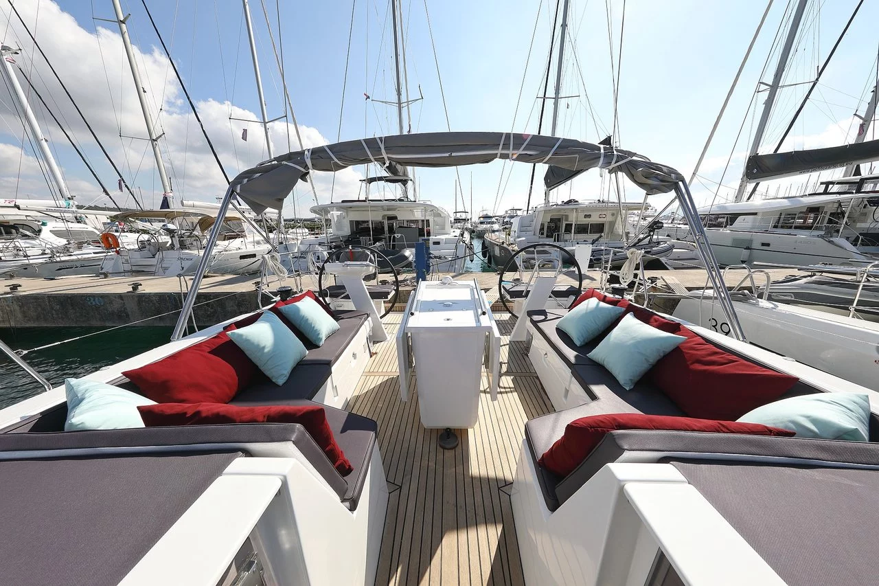 Oceanis 51.1 (Grey Goose)  - 11
