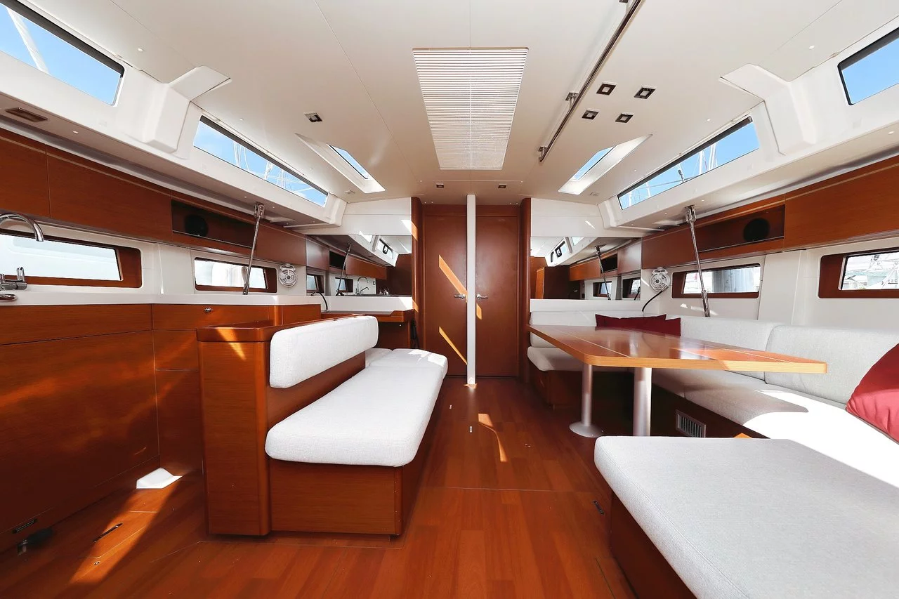 Oceanis 51.1 (Grey Goose)  - 17