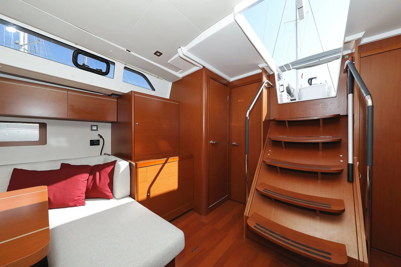 Oceanis 51.1 (Grey Goose)  - 19
