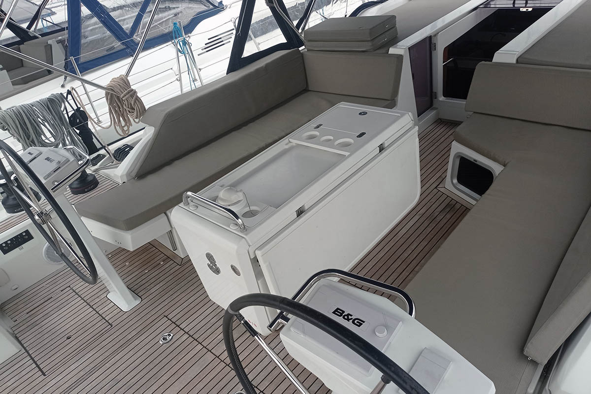 Photo #3 - Oceanis 51.1 - 5 + 1 cab. (Salma) in Trogir - 46136
