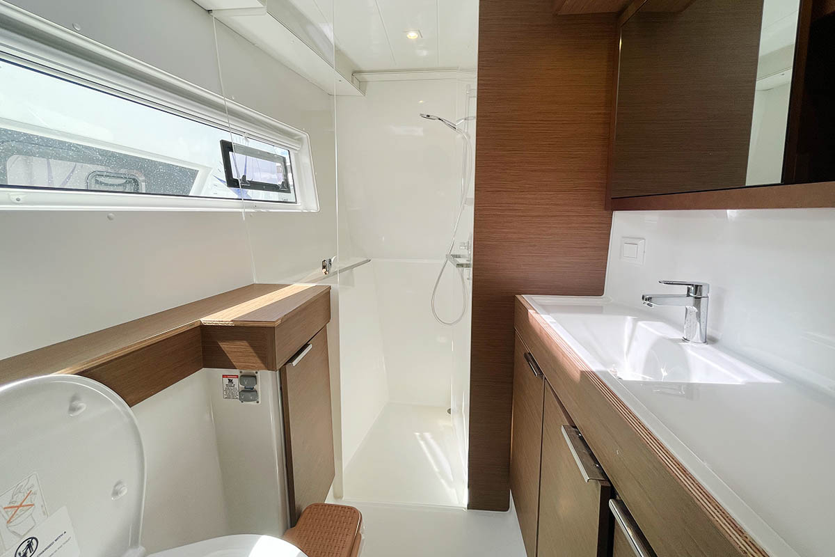 Photo #24 - Lagoon 40 - 3 + 2 cab (Maramor) in Nanny Cay - 46458