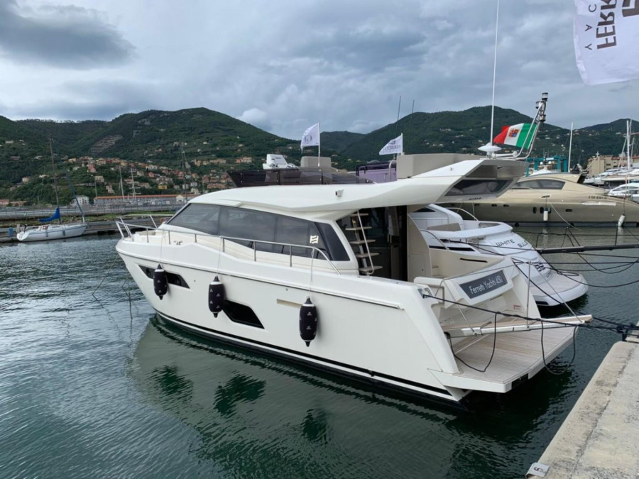 Photo #1 - Ferretti 450 (Silver) in Marina Frapa Rogoznica - 2959