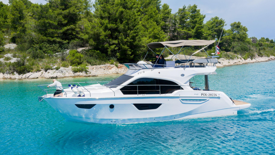 Photo #1 - Sessa Flybridge 42 (Jupika II) en Marina Lav - 3032