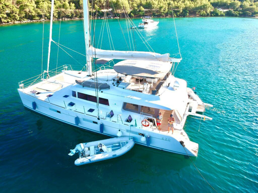 Photo #1 - LAGOON 620 (CAMARON) en cruise port - 3150