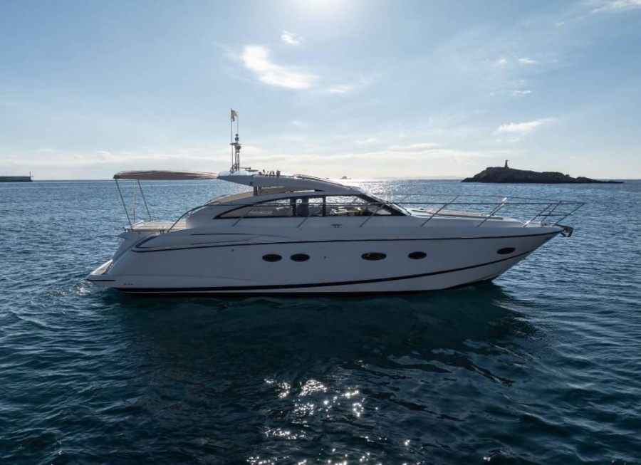 AMANI TWO LUXURIOUS YACHT - 2