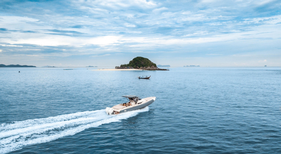 Photo #1 - Nuova Jolly Prince 38 Sport Cabin (Tiger Lily) in Royal marina - 65106