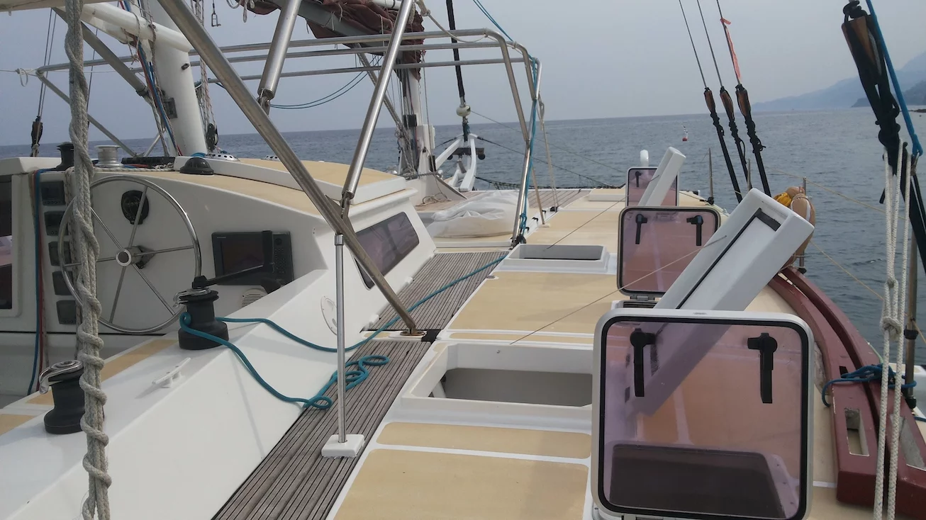 Tiki 46 (Naya)  - 15