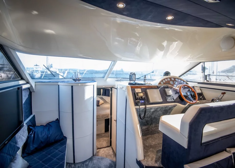 Fairline Phantom 42 (Hermes)  - 12