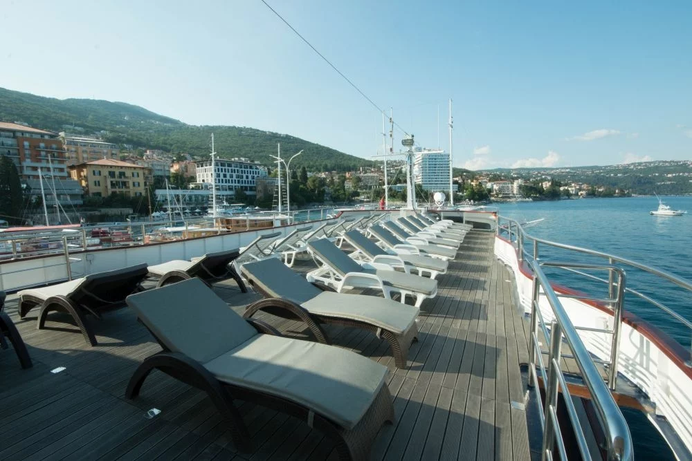 Small cruise ship (Lupus Mare)  - 21
