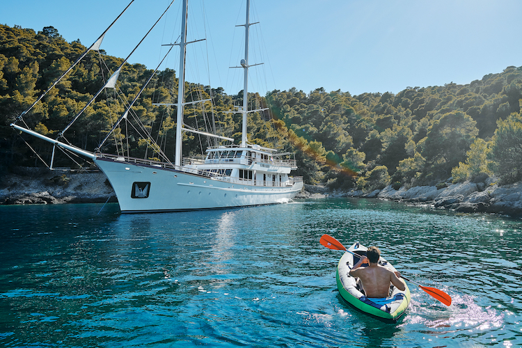 Photo #17 - Small cruise ship (Corsario) in Split - 2931
