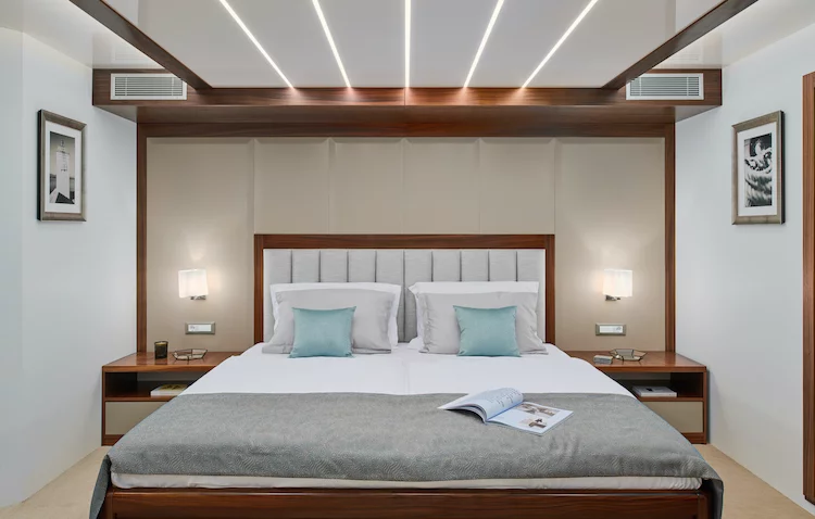 Small cruise ship (Corsario)  - 34
