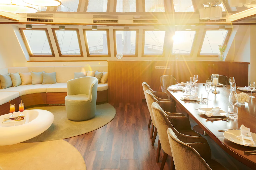 Small cruise ship (Corsario)  - 3