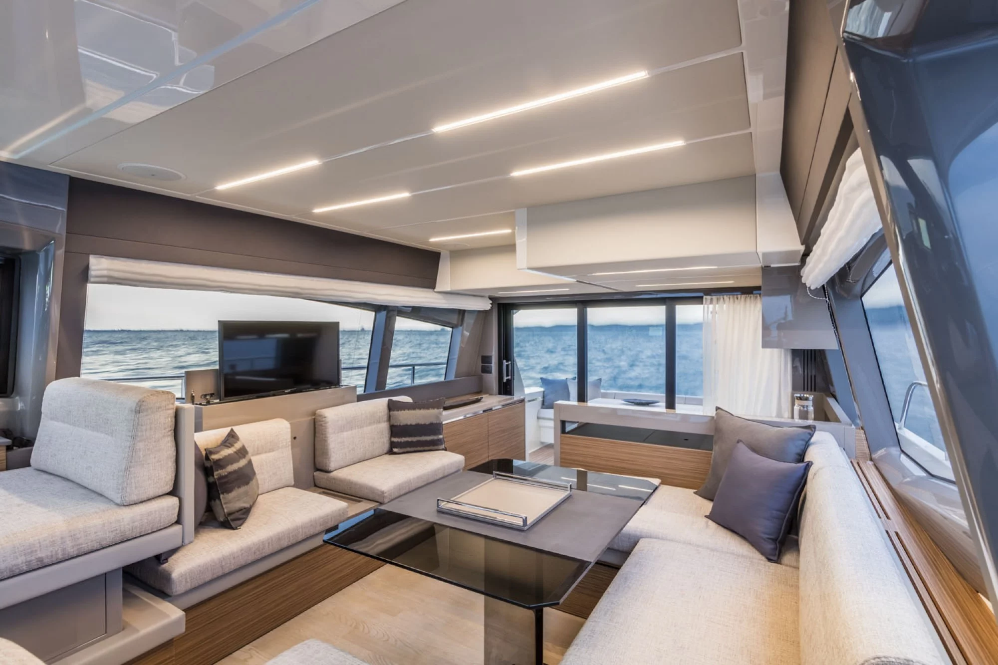 Ferretti 450 (Silver)  - 12