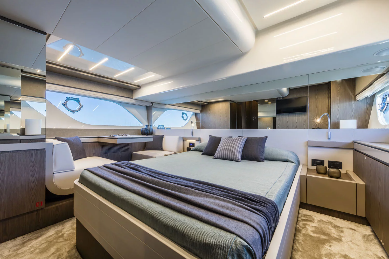 Ferretti 550 (Roch Antonio)  - 17