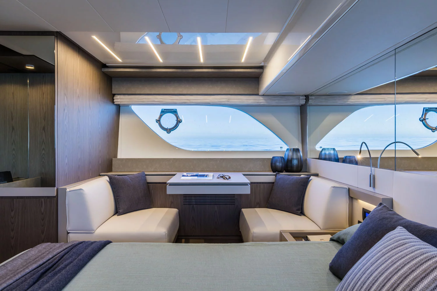 Ferretti 550 (Roch Antonio)  - 18