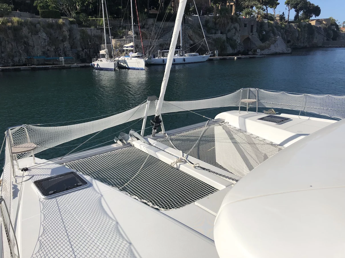 Lagoon 42 (Alchemy)  - 9