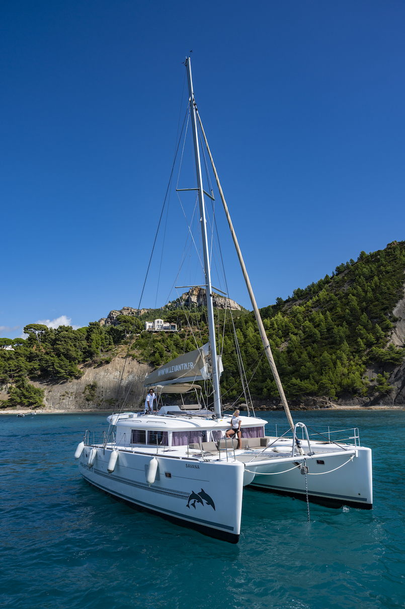 Photo #8 - Lagoon 450 (Savana) in Marseille - 3046